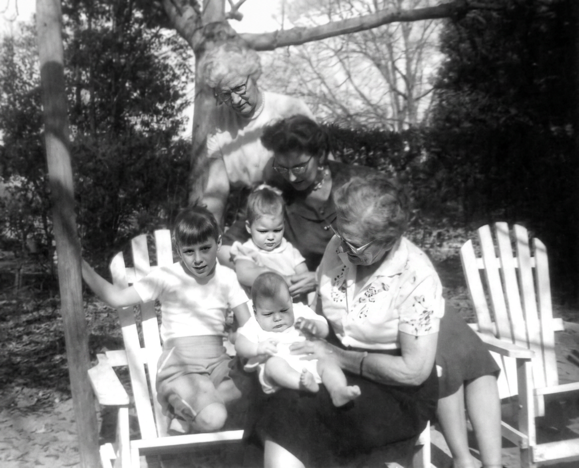 Aunt Mary, Aunt Lottie, Grandmother Farr, Cyndi, Carole, Baby Frank